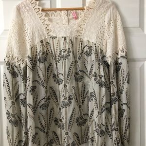 Women’s cream & black floral blouse